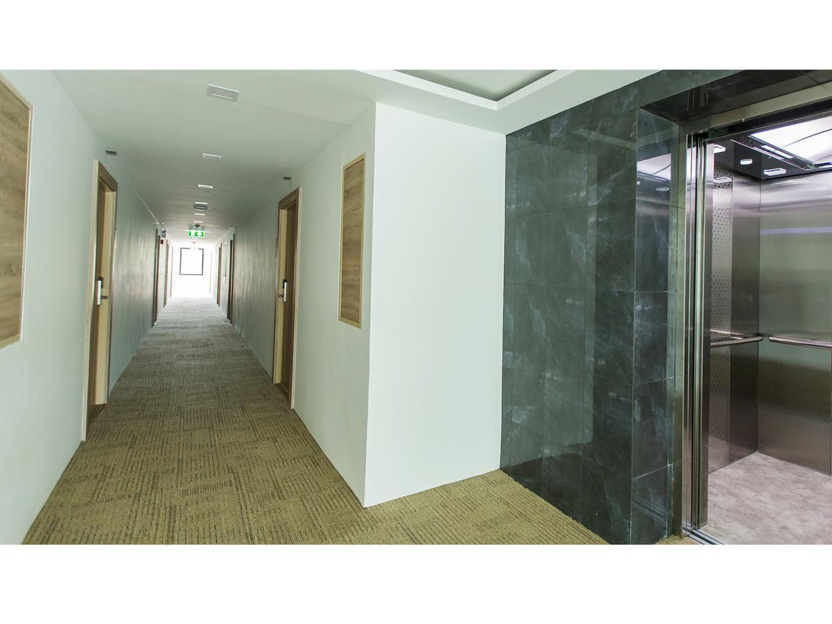 B2 Ubon Premier Hotel Убон Ратчатани Екстериор снимка